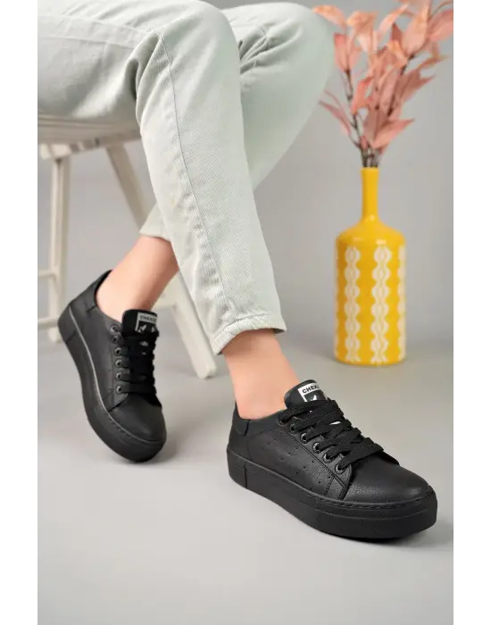 Omarı Trendy ve Performans Odaklı Tenis Ayakkabısı SIYAH