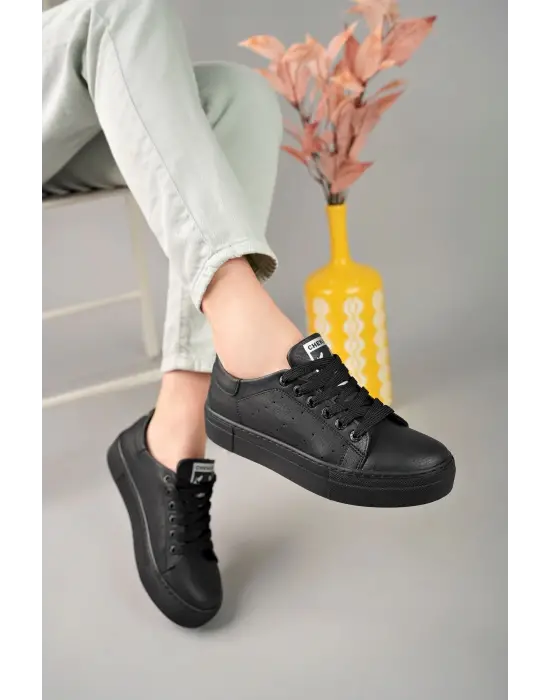 Omarı Trendy ve Performans Odaklı Tenis Ayakkabısı SIYAH