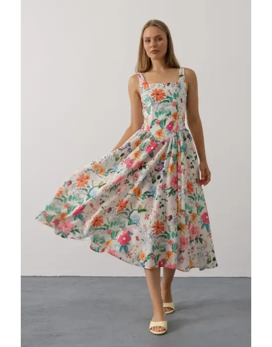 Omarı Pembe Çiçek Desenli Askılı Elbise