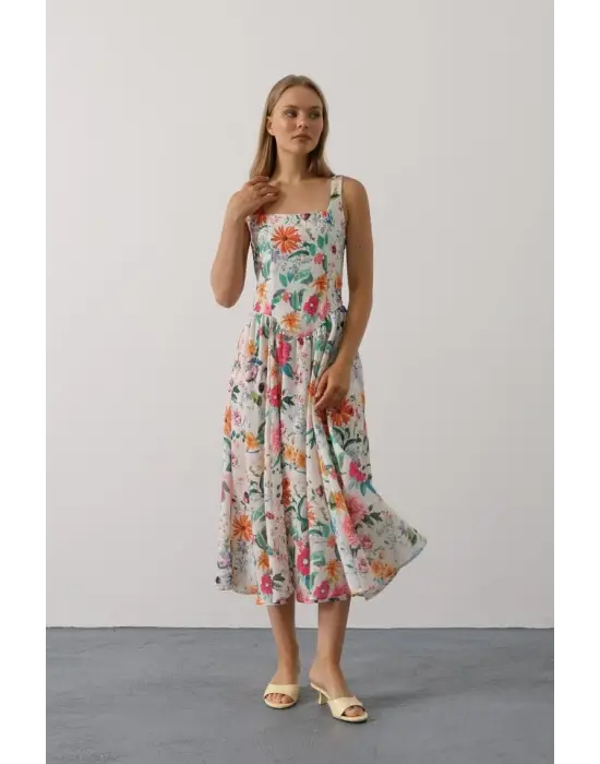 Omarı Pembe Çiçek Desenli Askılı Elbise