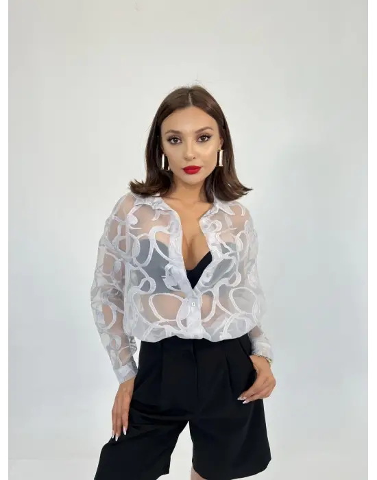 Omarı Çiçek Desenli Gömlek: Yazın Şıklığını Yakala