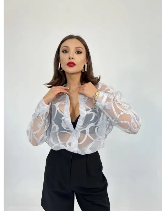 Omarı Çiçek Desenli Gömlek: Yazın Şıklığını Yakala