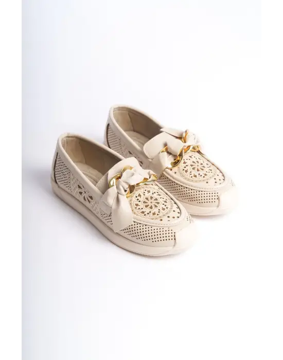 Omarı Çiçek Desenli Rahat Tabanlı Bayan Babet Ayakkabı - Krem