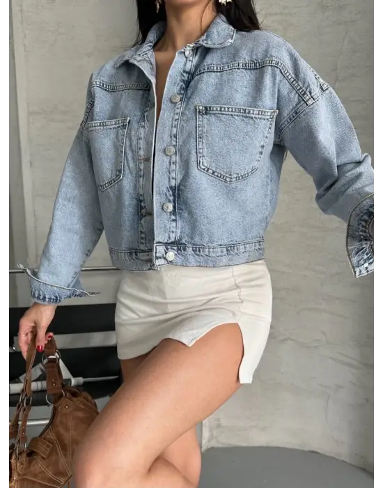 Çift cepli kol katlamalı kar yıkama crop kot ceket buz mavi d2000