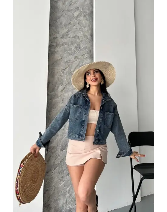 Çift cepli kol katlamalı kar yıkama crop kot ceket kahve tint d2000