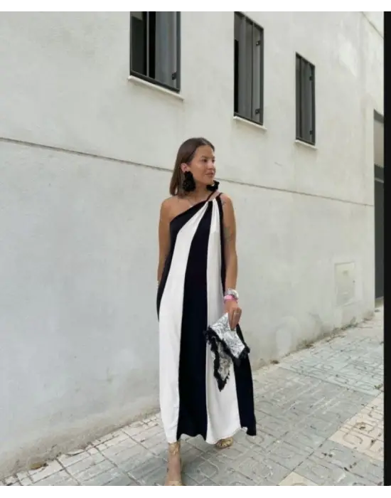 Omarı Yazın Şıklığına Çağrı: Çift Renkli Kolsuz Elbise