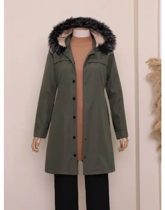 Omarı Haki Renkli Kapşonlu Çıtçıtlı Kısa Kaban