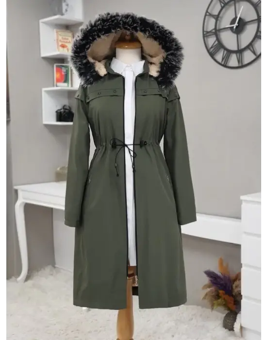 Omarı Yıldız Metal Detaylı Kapşonlu Kaban - Haki