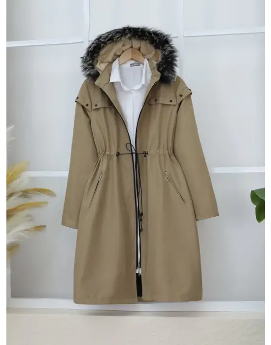 Omarı Yıldız Metal Detaylı Kapşonlu Kaban