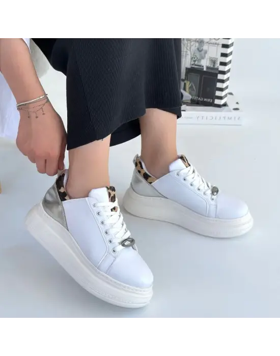 Omarı Detaylı Bağcıklı Beyaz Spor Ayakkabı