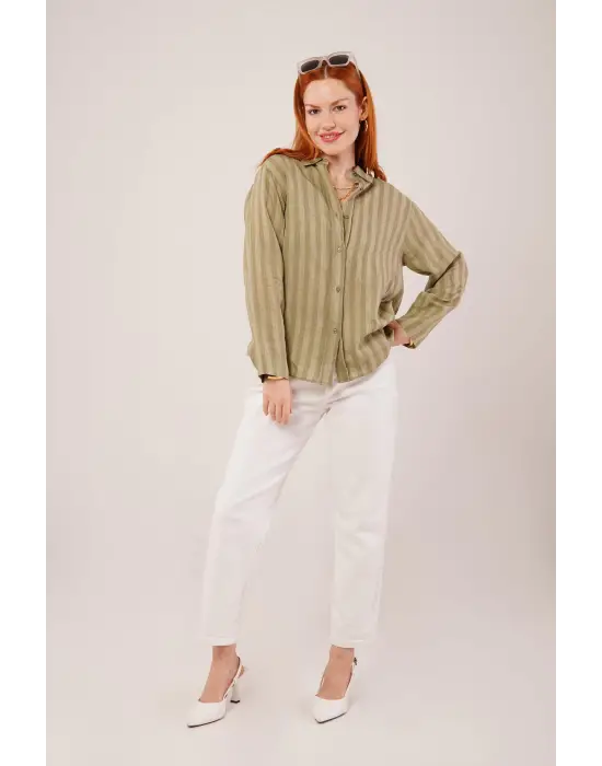 Omarı Yeşil Gömlek Çizgili Düğmeli Moda Parçası