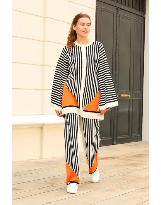 Çizgili bisiklet yaka triko takım beyaz