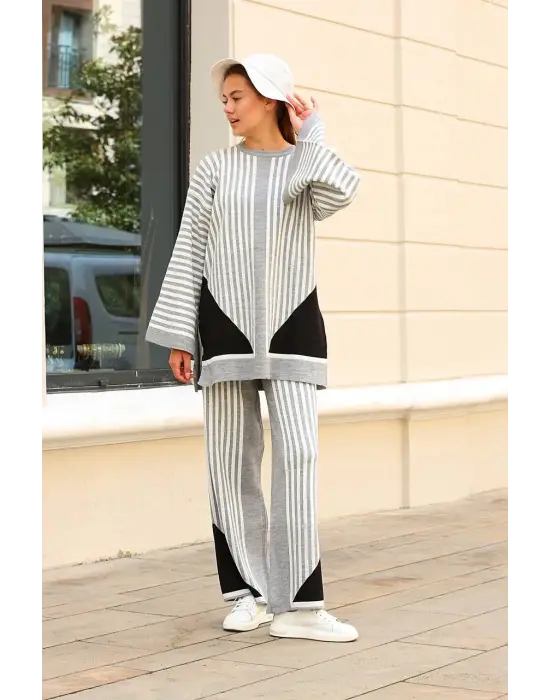 Çizgili bisiklet yaka triko takım Gri