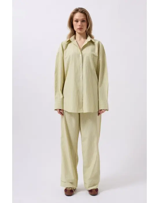 Omarı Çizgili Detaylı Şık Gömlek