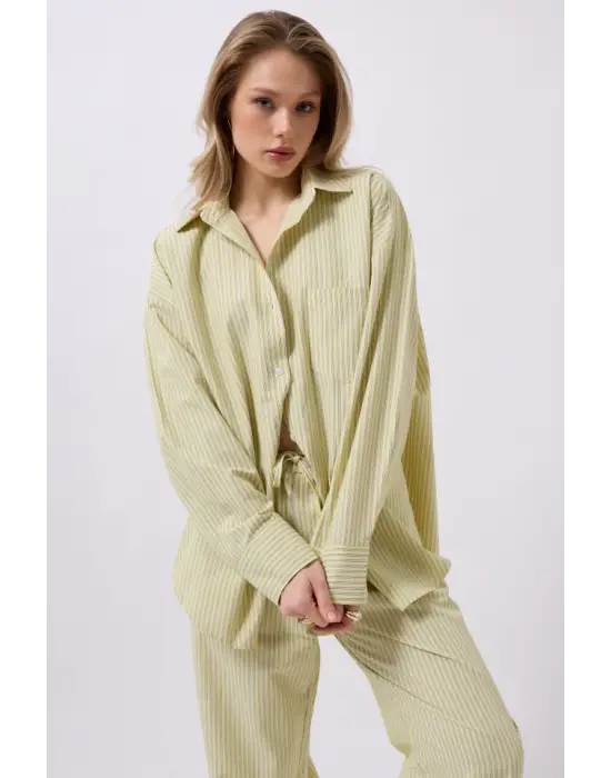 Omarı Çizgili Detaylı Şık Gömlek
