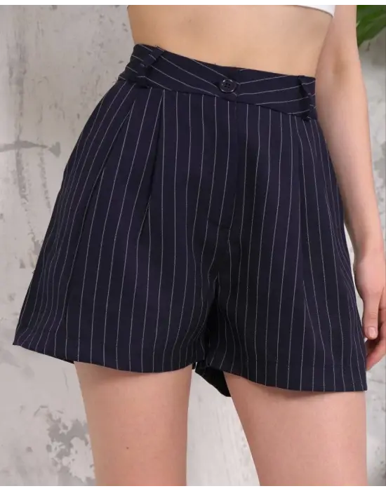 Çizgili Düğmeli Şort