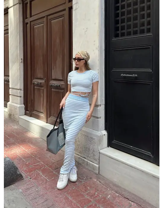 Omarı Mavi Çizgili Etek Takımı