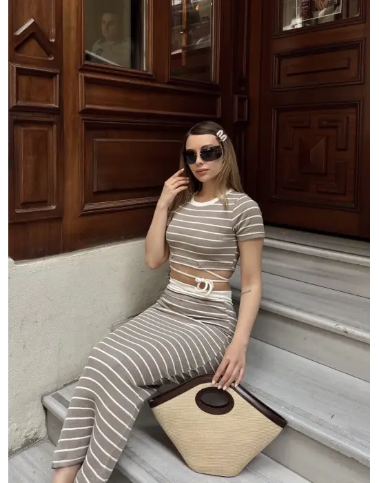 Omarı Zarif Çizgili Etekli Takım - Modern Vizon Renkli