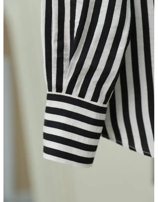 Omarı Trendy Oversize Çizgili Düğmeli Siyah Gömlek