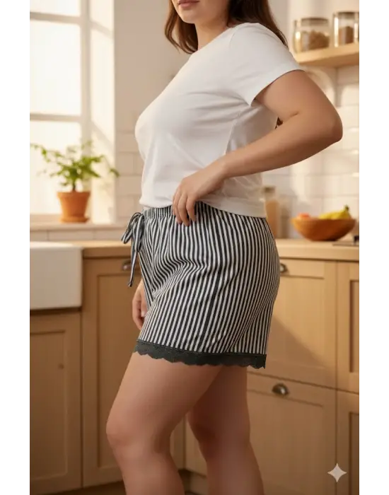 Çizgili Penye Kadın Ev Şortu Bacak Dantel Detaylı Ev Giyim Siyah