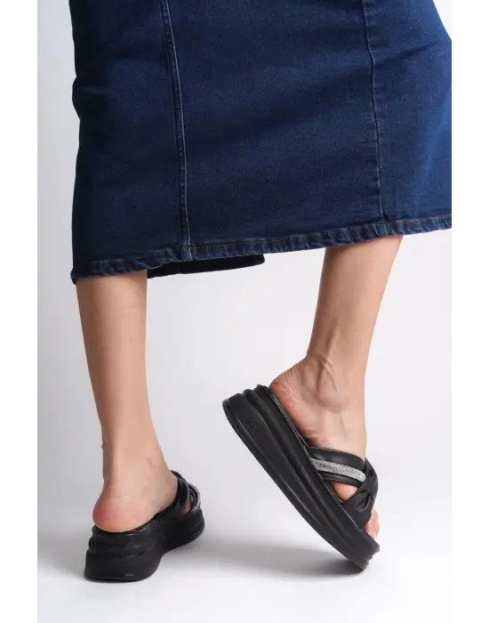 Modern Desenli Taşlı Ayakkabı Terlik