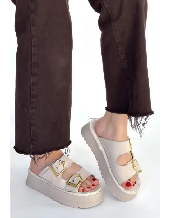 Coer Bej Süet Çift Tokalı Terlik