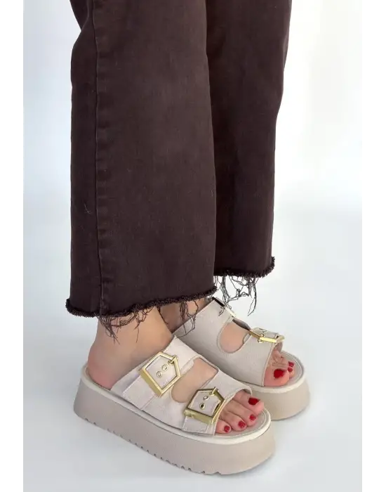 Coer Bej Süet Çift Tokalı Terlik