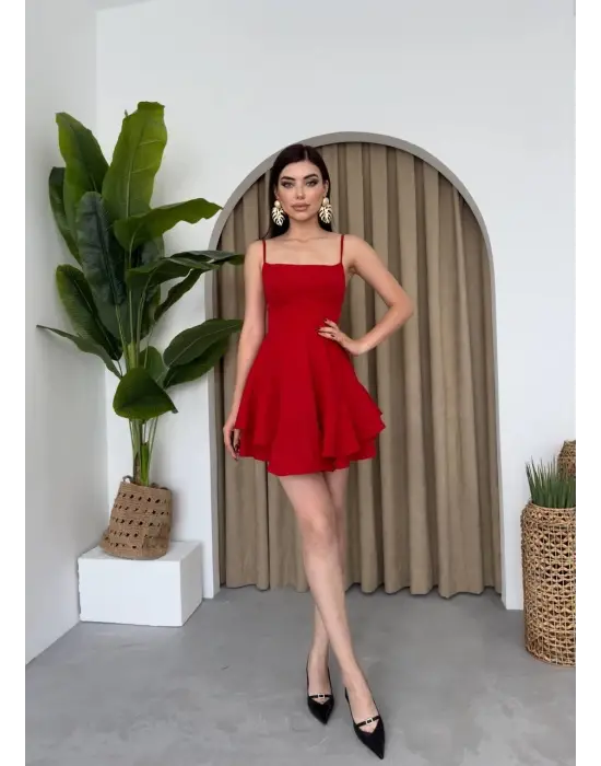 Omarı Şık Askılı Elbise Modeli