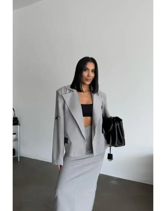 Omarı Kadın Gri Crop Ceket ve Etek Takımı