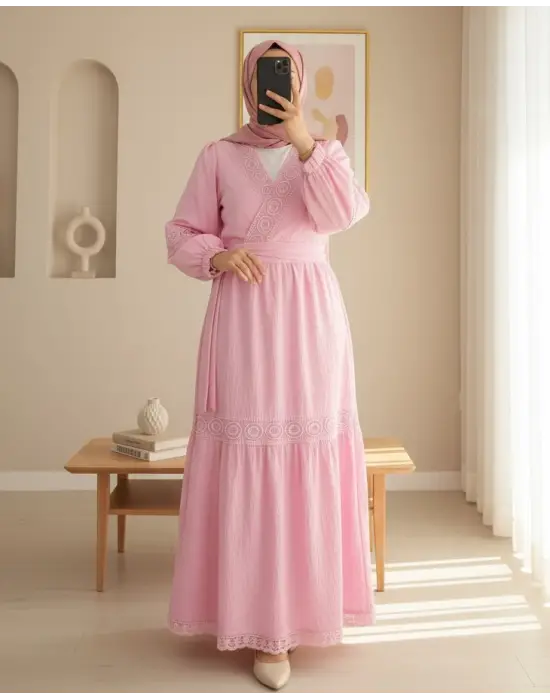 Dantel Detaylı Bağlamalı Kolu Lastikli Kraş Etekli Takım  -Pembe