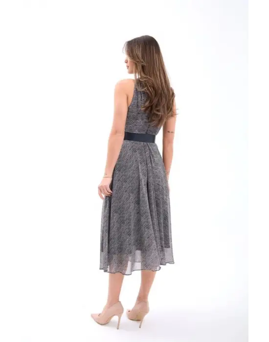 Omarı Parlak Desen Detaylı Siyah Elbise