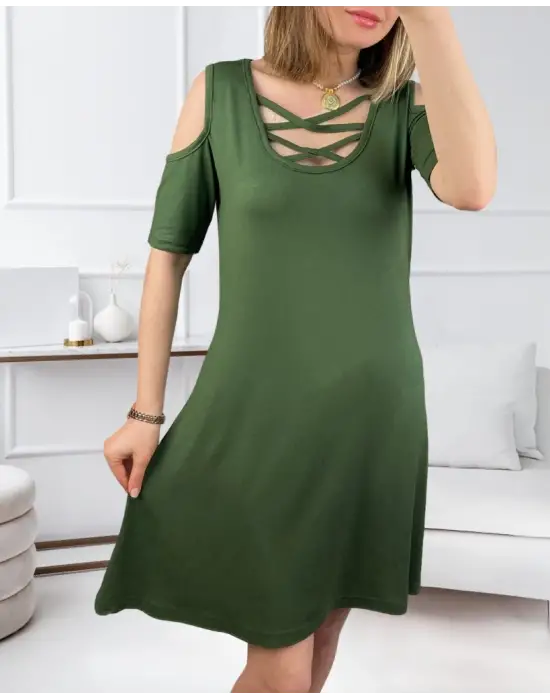 Dekolteli Bağcık Detay Viskon Kumaş Elbise