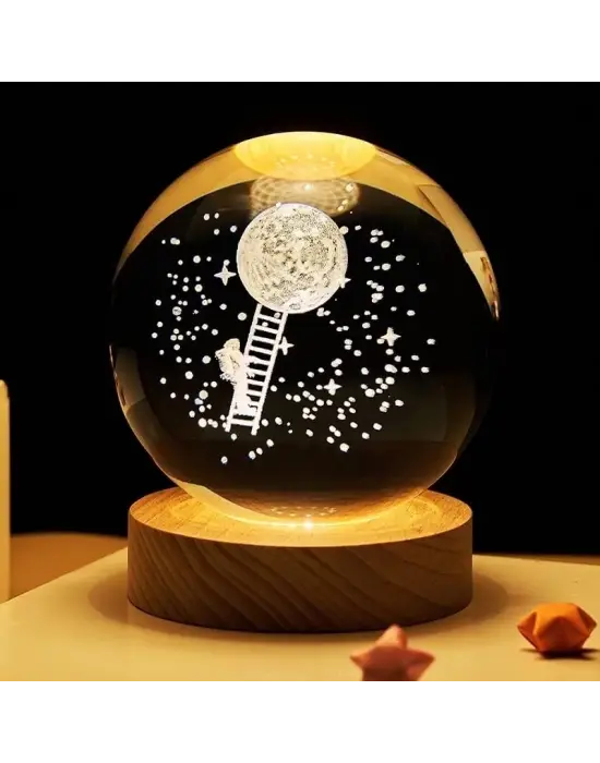 Dekoratif Merdivenli Astronot Ve Ay Tasarımlı Ahşap Altlıklı Işıklı Cam Küre Cam:6cm Ahşap:2cm