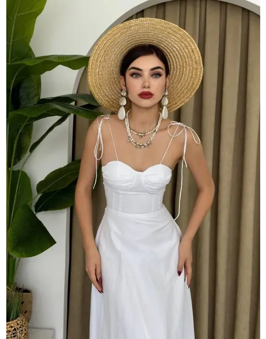 Omarı Şık Siyah İp Askılı Elbise