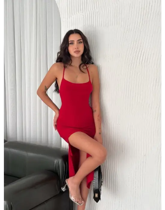 Omarı Derin Yırtmaçlı Kırmızı Askılı Elbise