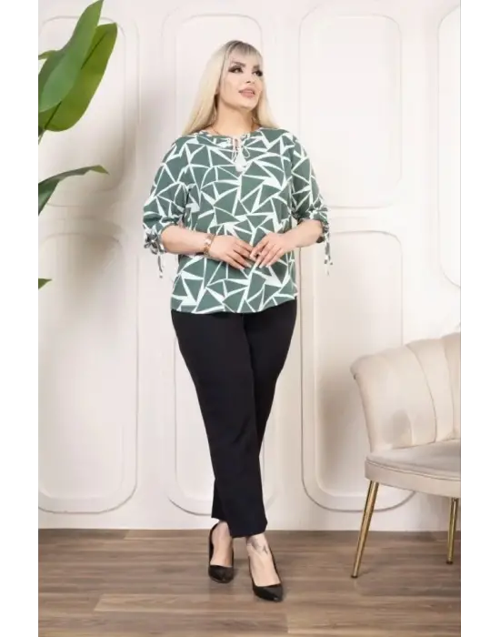 Etnik Desenli Viskon Bluz Bebe Yaka Kısa Kollu Big Size Rahat Kesim