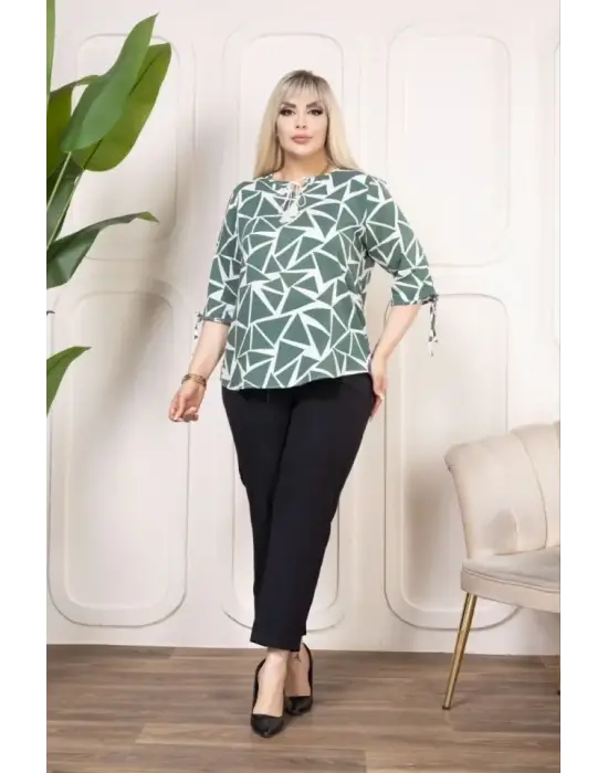 Etnik Desenli Viskon Bluz Bebe Yaka Kısa Kollu Big Size Rahat Kesim