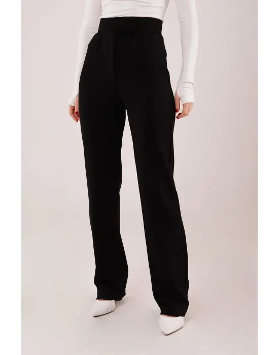 Omarı Siyah Pantolon Cırt Kapama Detayı İle Şıklığınızı Tamamlayın