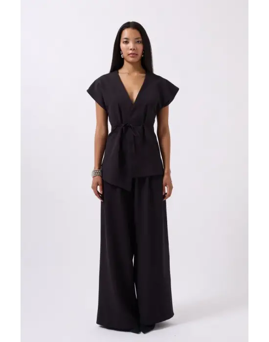 Omarı Şık Bağcık Detaylı Yelek