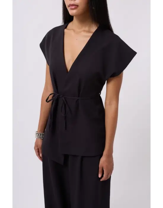 Omarı Şık Bağcık Detaylı Yelek