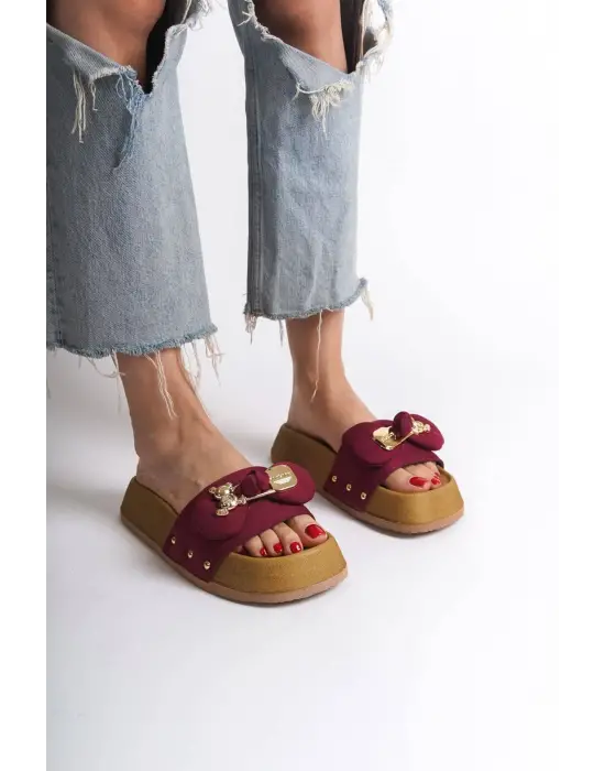 DILA Kalın ve Rahat tabanlı ayakkabı Tabaan Ayıcıklı Saten Bayan Terlik  SKısa Topuk - Bordo