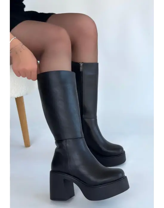 Disan Siyah Cilt Topuklu Çizme