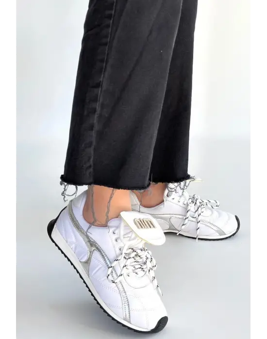 Dissa Beyaz Cilt Bağcıklı Paraşüt Detaylı Spor Ayakkabı