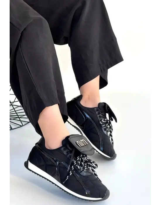 Dissa Siyah Cilt Bağcıklı Paraşüt Detaylı Spor Ayakkabı