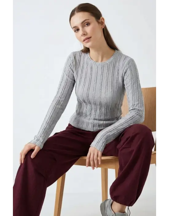 Modern Dokulu Örme Bluz