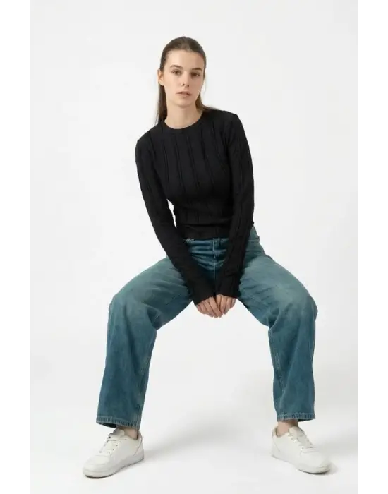 Modern Dokulu Örme Bluz