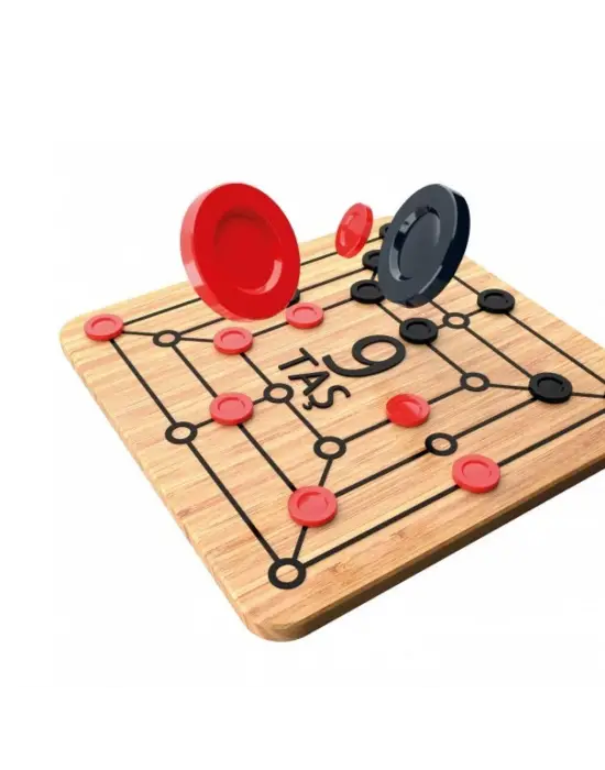 Omarı Etkileyici 3 Taş Kırmızı Elmas Yüzük