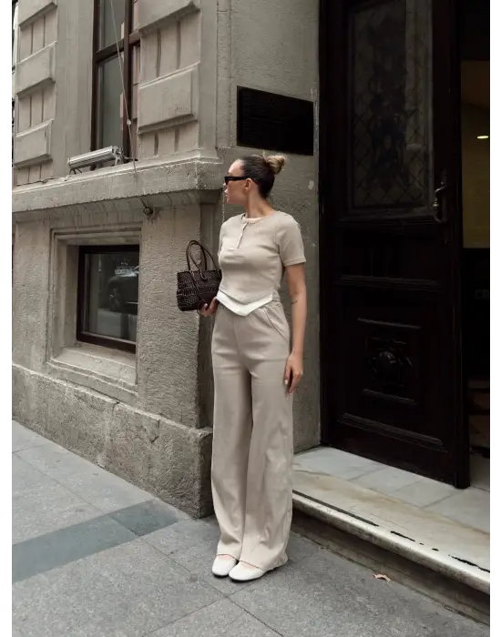 Omarı Modern Bej Düğme Yakalı Alt Üst Takım