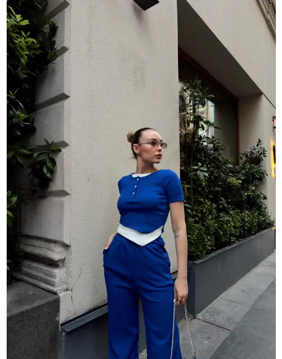 Omarı Şık Düğme Detaylı Alt Üst Takım