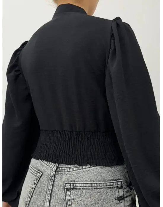 Omarı Siyah Crop Bluz - Arkası Lastikli, Düğmeli Sandy Kesim